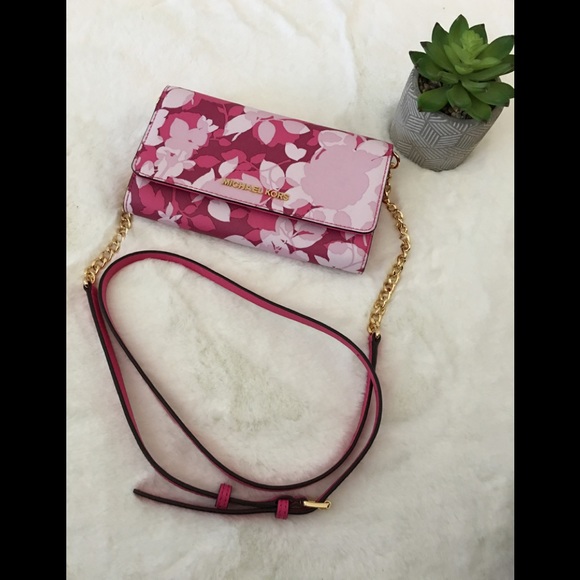 Michael Kors Handbags - NWT Michael Kors Granita LG Phone Crossbody